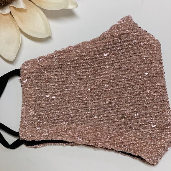 🔥3/$20🔥Rose Gold Sequined Adjustable Face Mask - Picture 5 of 8